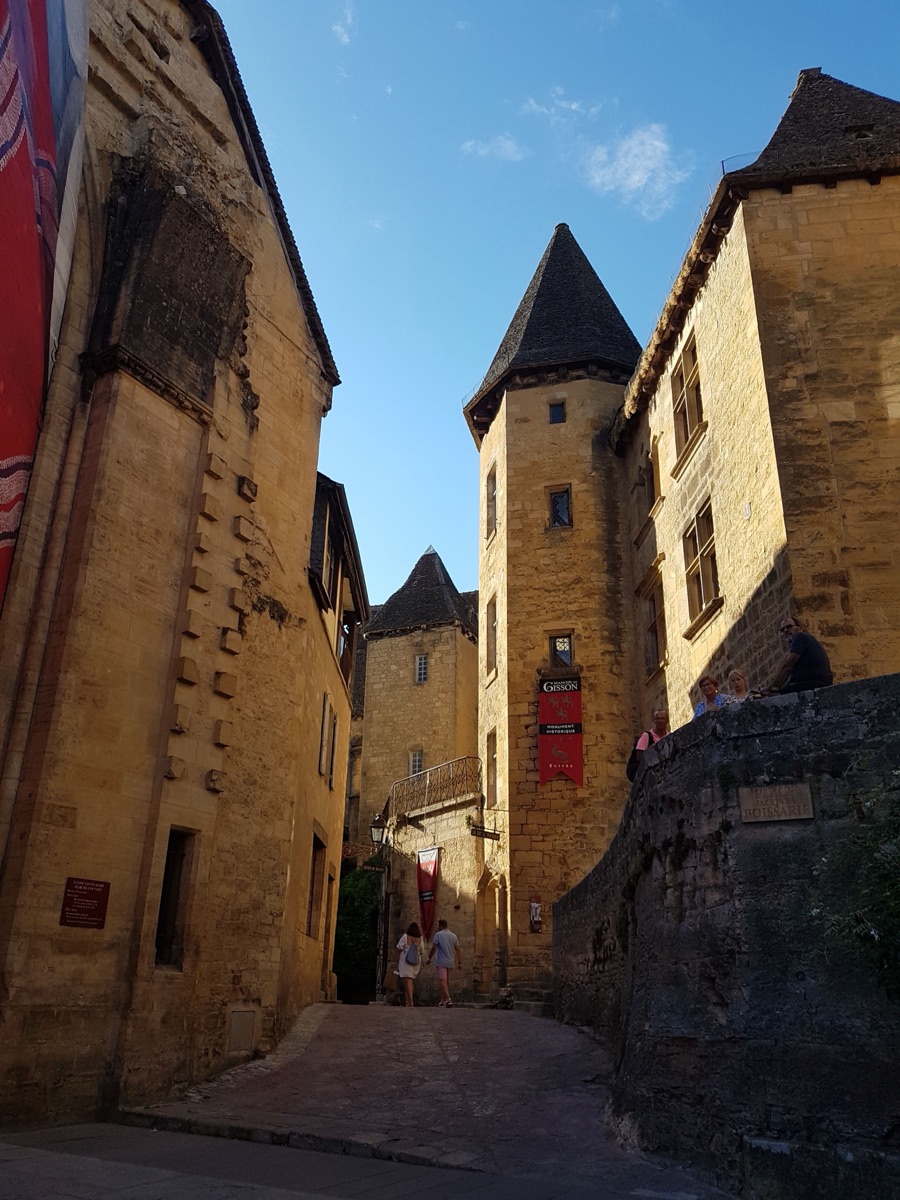 Middeleeuws steegje in Sarlat-la-Canéda